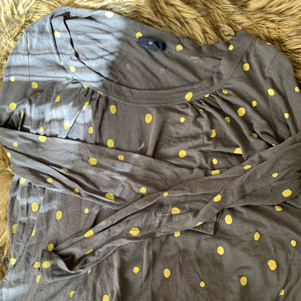 Grey Gap Long Sleeved Top with Yellow Polka Dots